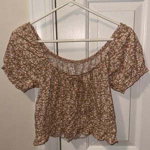 Me to We floral puff sleeve top